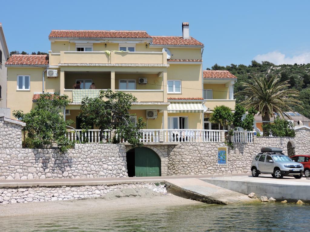 Captain'S Apartment Barbat na Rabu Esterno foto